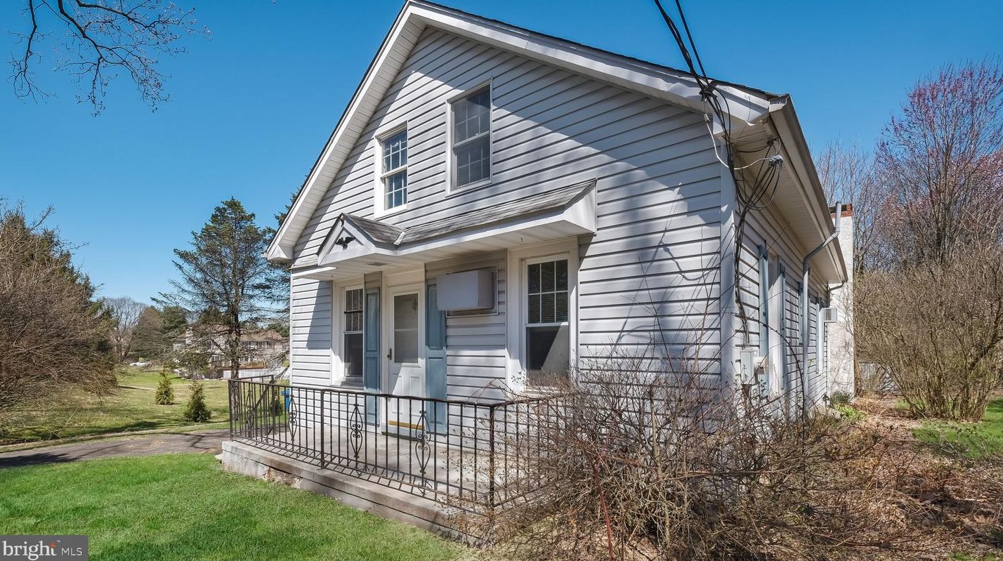 3061 Swamp Rd, Gardenville, PA