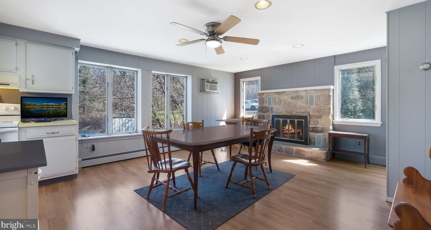 3061 Swamp Rd, Gardenville PA  18902-1673 exterior