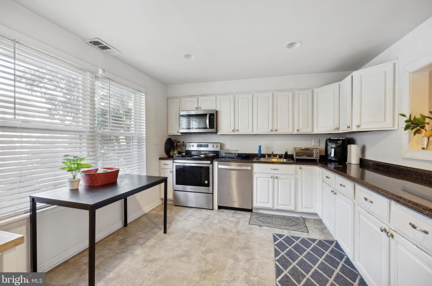 6 Constitution Ave, Gardenville, PA