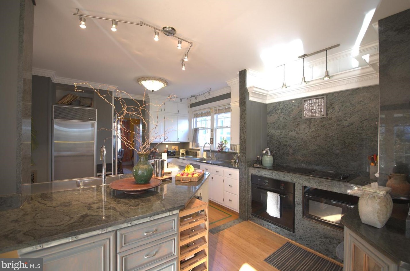 833 Highland Ave, Yardley, PA 19067