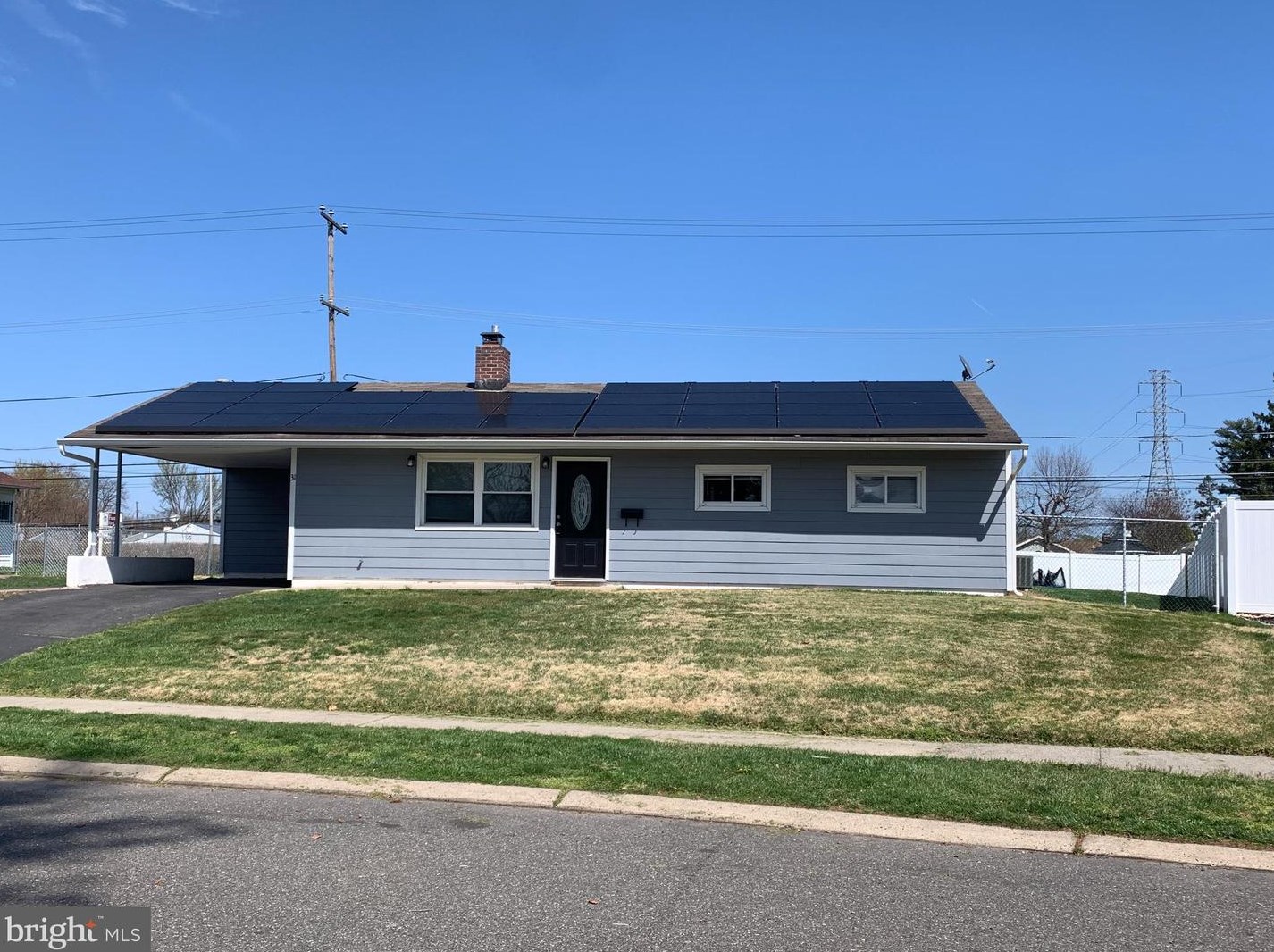 31 Stonybrook Dr, Levittown, PA 19055-2216