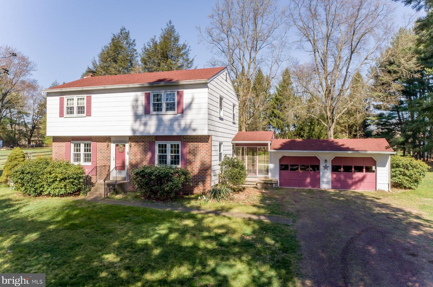 5939 Stovers Mill Rd, Gardenville, PA