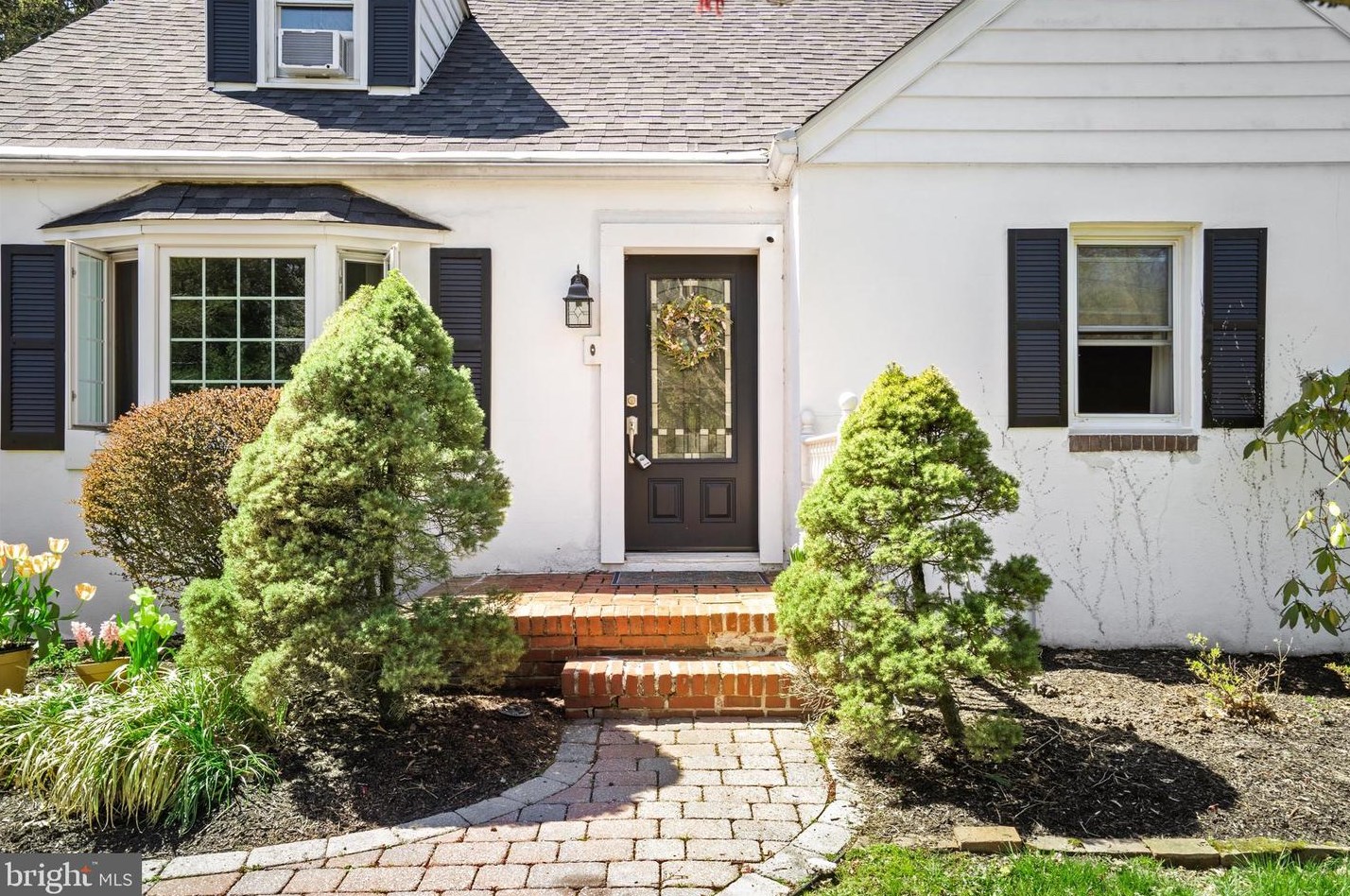 1213 Pine Grove Rd, Yardley, PA 19067
