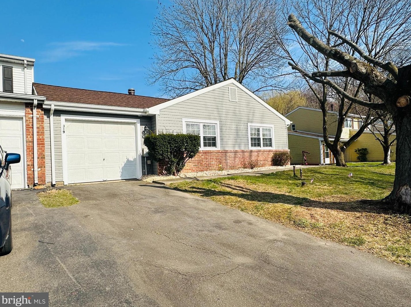 319 Canterbury Ct, Upper Makefield PA  18940-1400 exterior