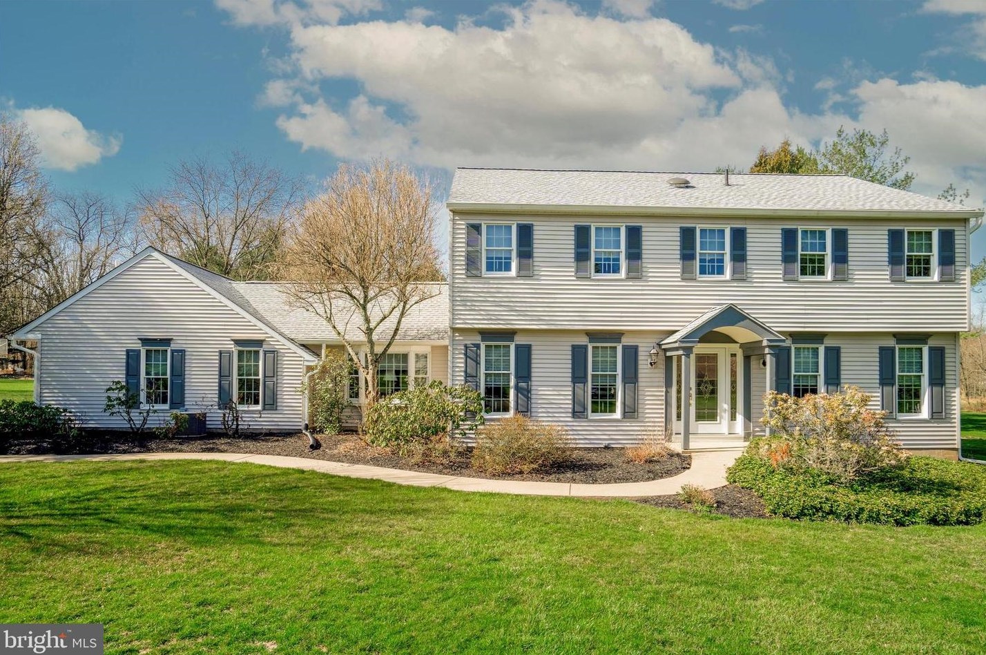 208 Pine Valley Rd, Gardenville, PA