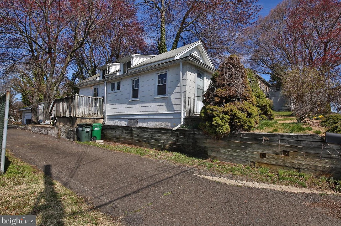 1558 Brownsville Rd, Langhorne, PA 19053-4637