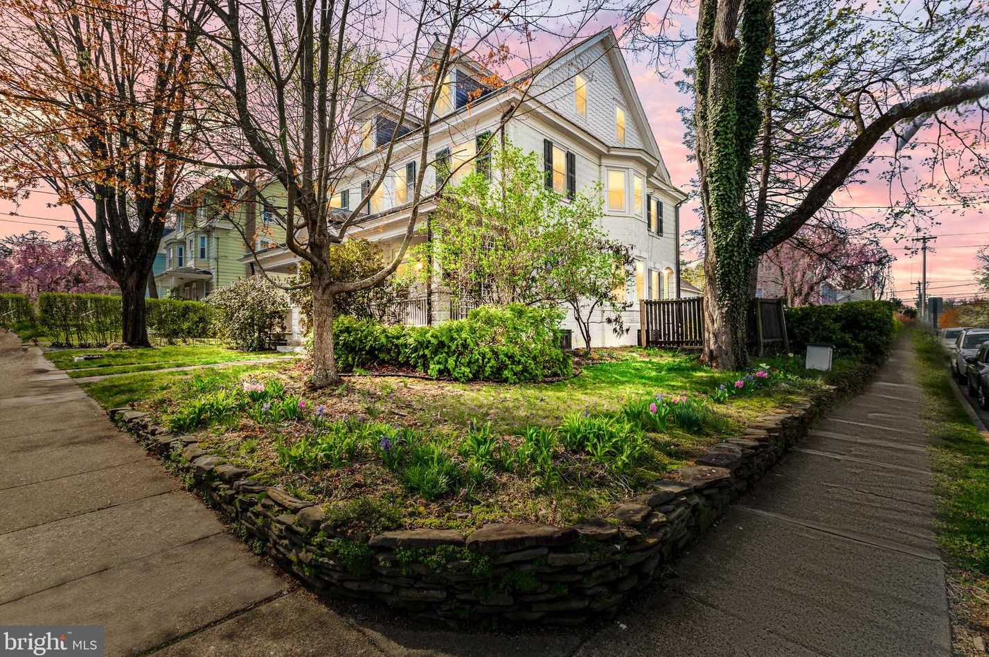 144 Harvey Ave, Gardenville, PA