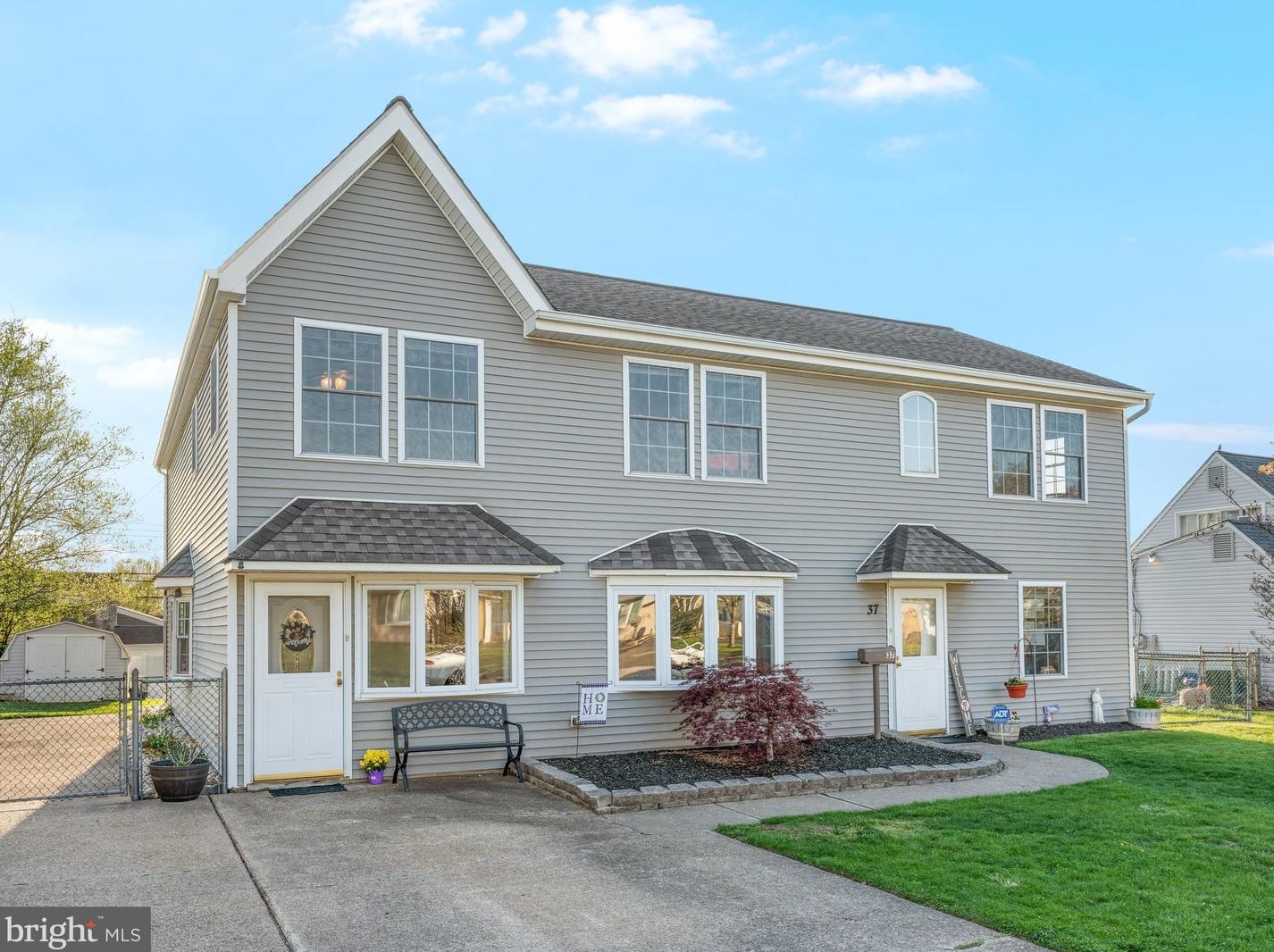 37 Canoebirch Rd, Levittown, PA 19057