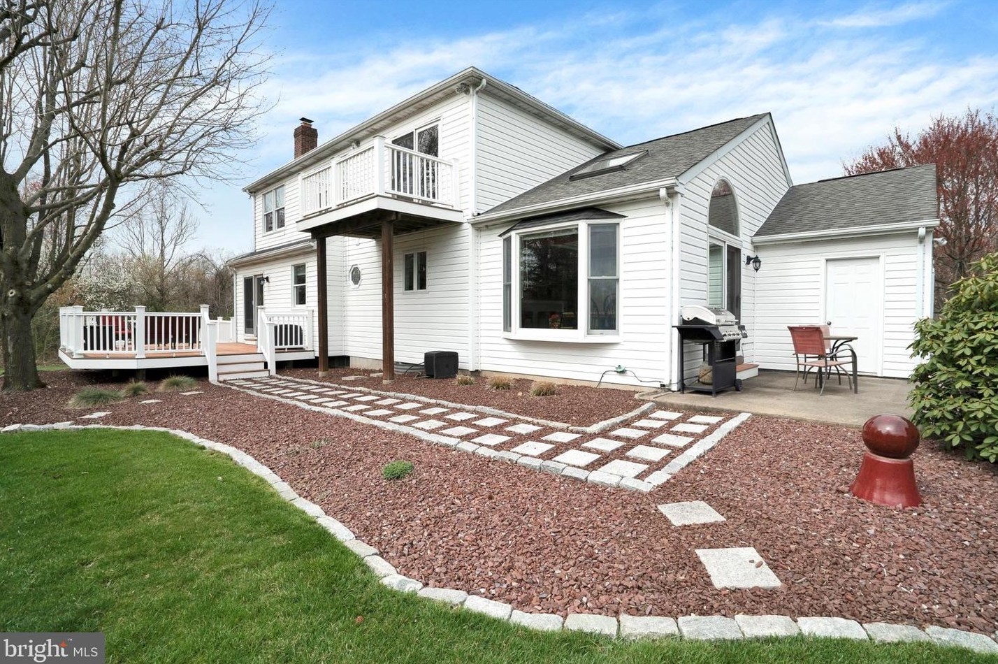 29 Bedford Ln, Upper Makefield PA 18940-1178 exterior