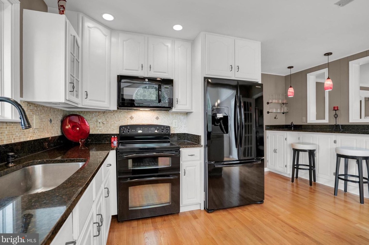 29 Bedford Ln, Upper Makefield PA 18940-1178 exterior