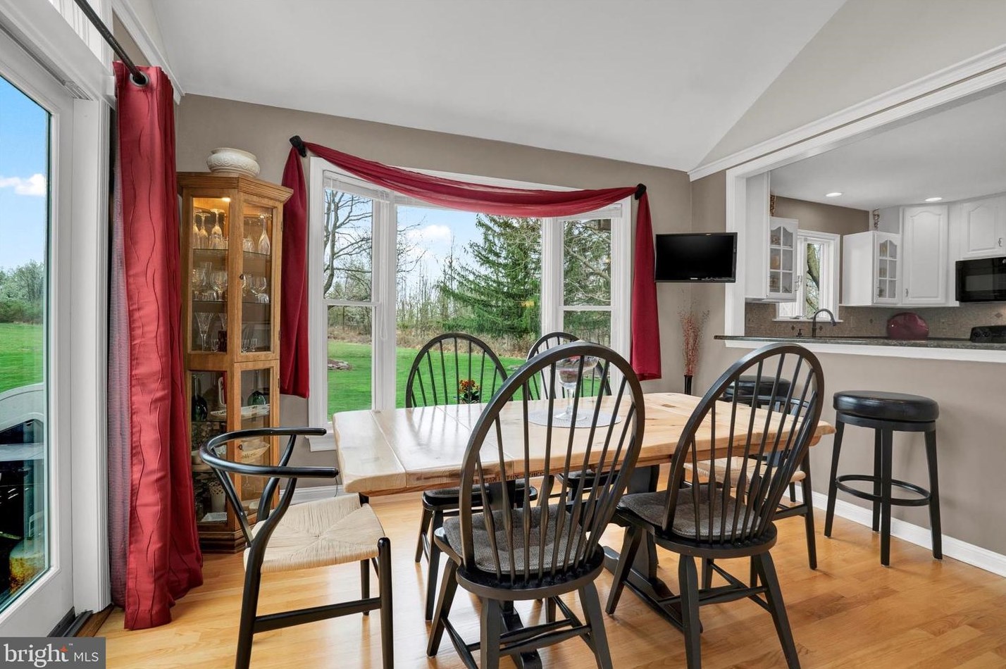 29 Bedford Ln, Upper Makefield PA 18940-1178 exterior