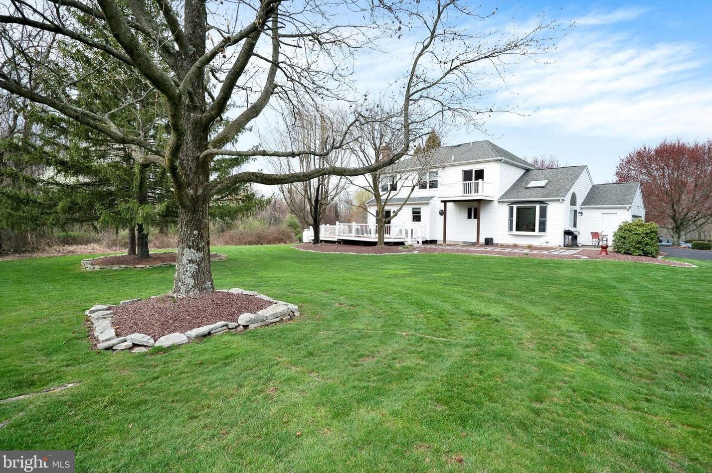 29 Bedford Ln, Upper Makefield PA 18940-1178 exterior