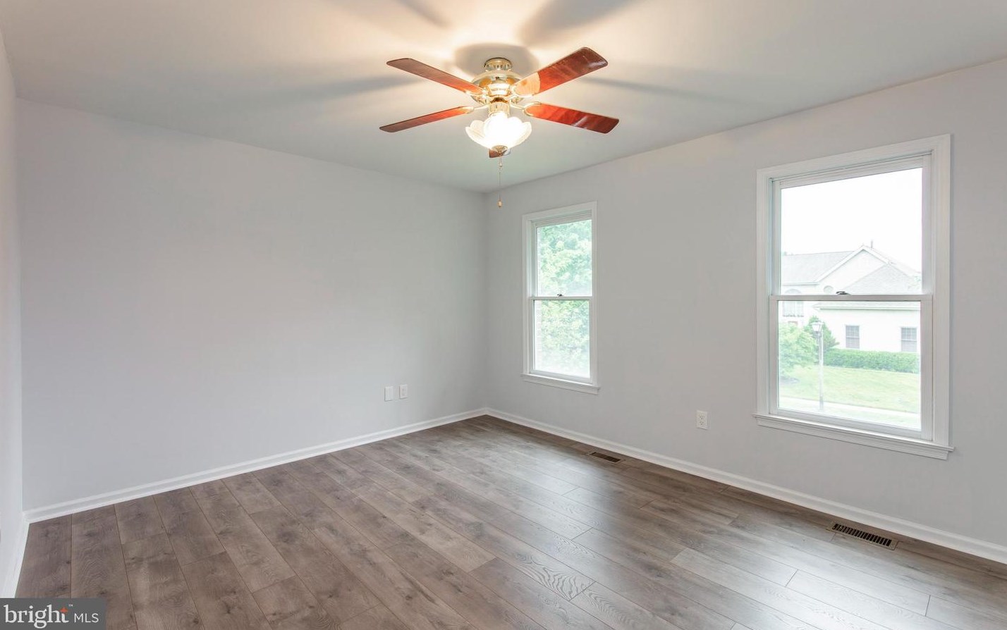 350 Laurel Oaks Dr, Langhorne PA  19047-8528 exterior