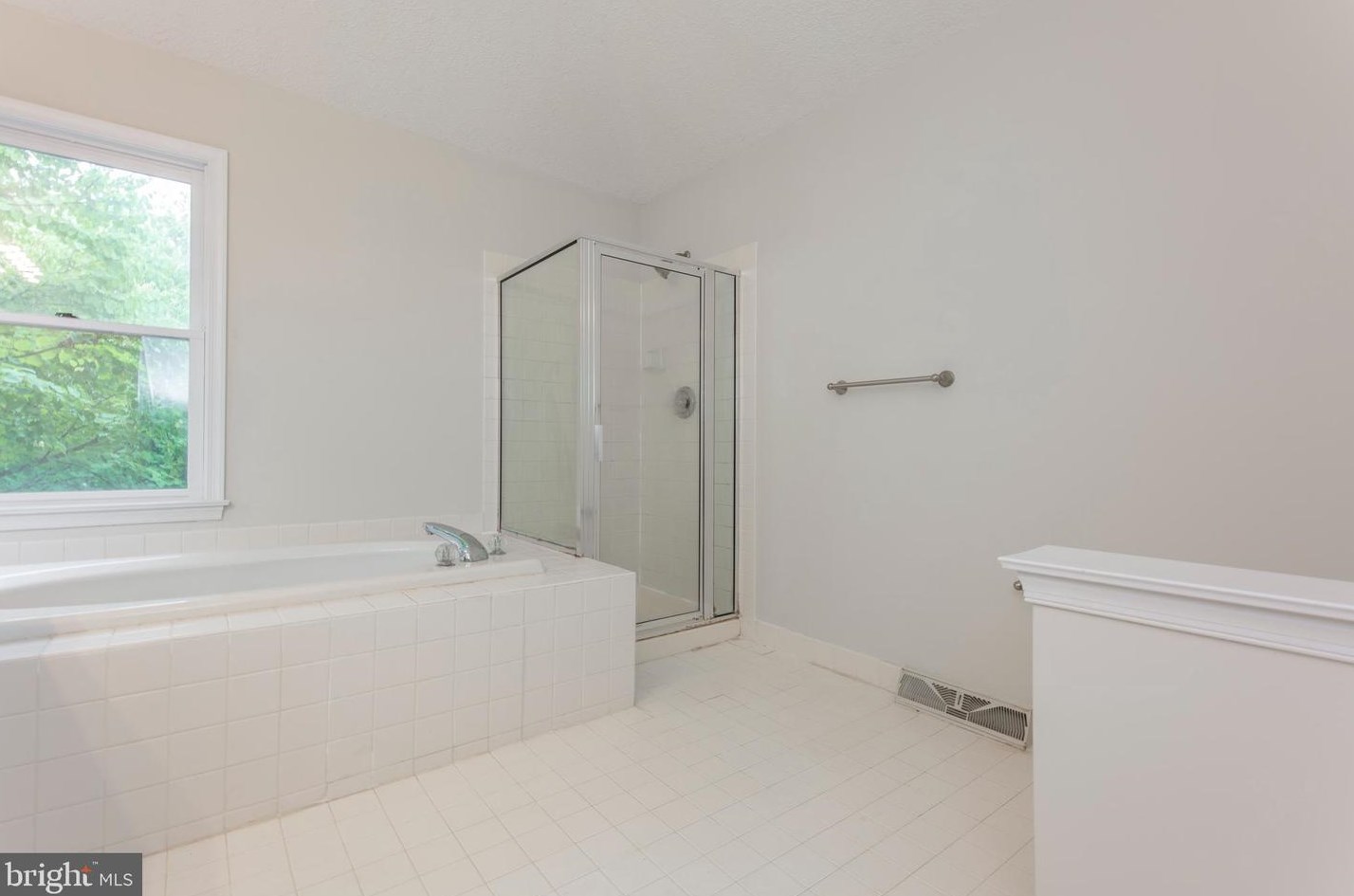 350 Laurel Oaks Dr, Langhorne PA  19047-8528 exterior