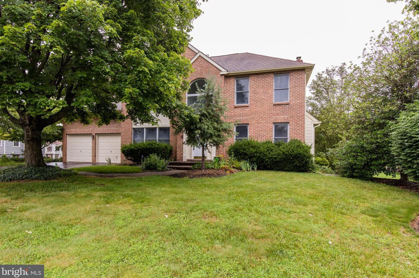350 Laurel Oaks Dr, Langhorne PA  19047-8528 exterior