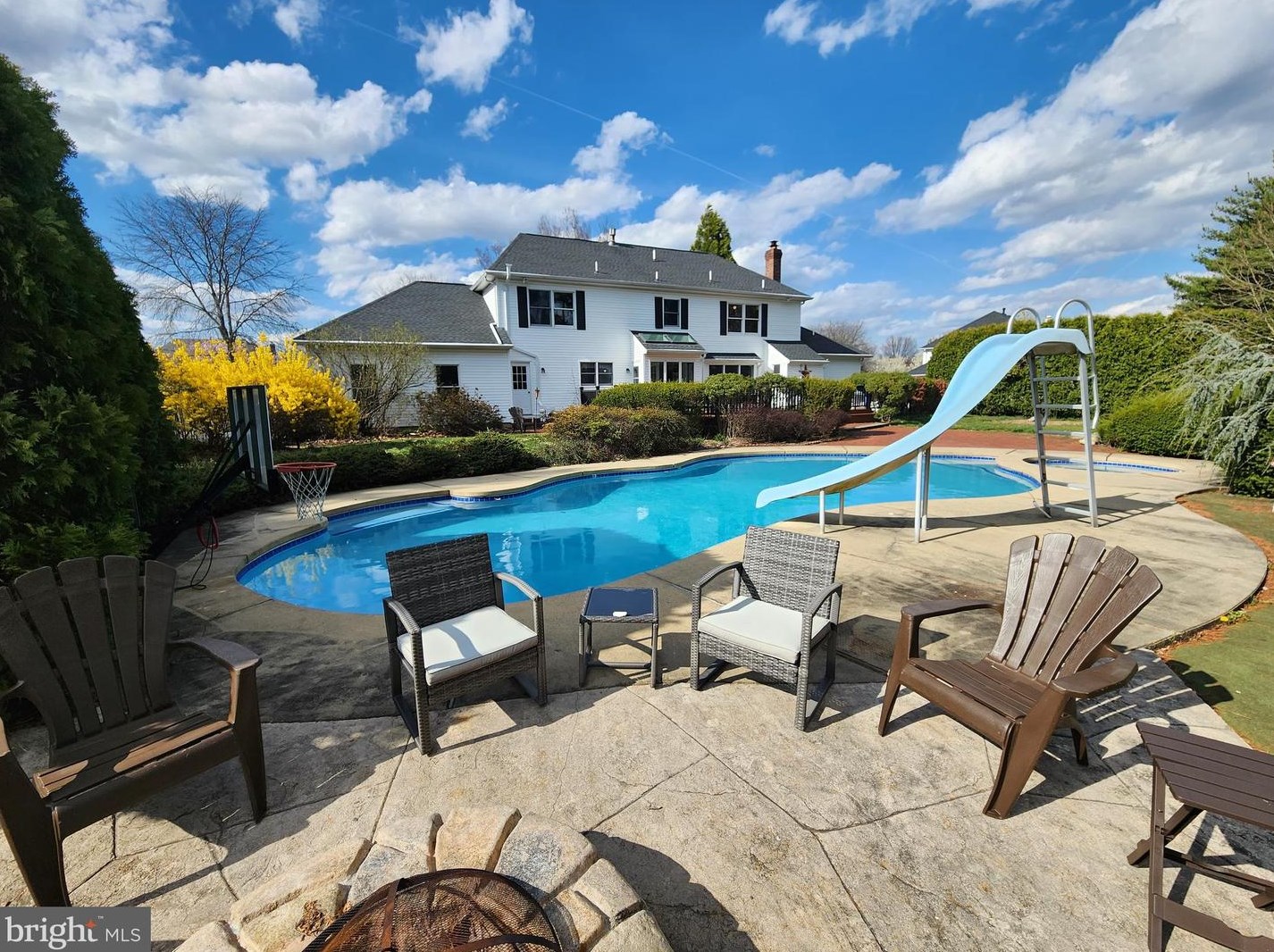 255 Pintail Ct, Langhorne PA  19047-8242 exterior