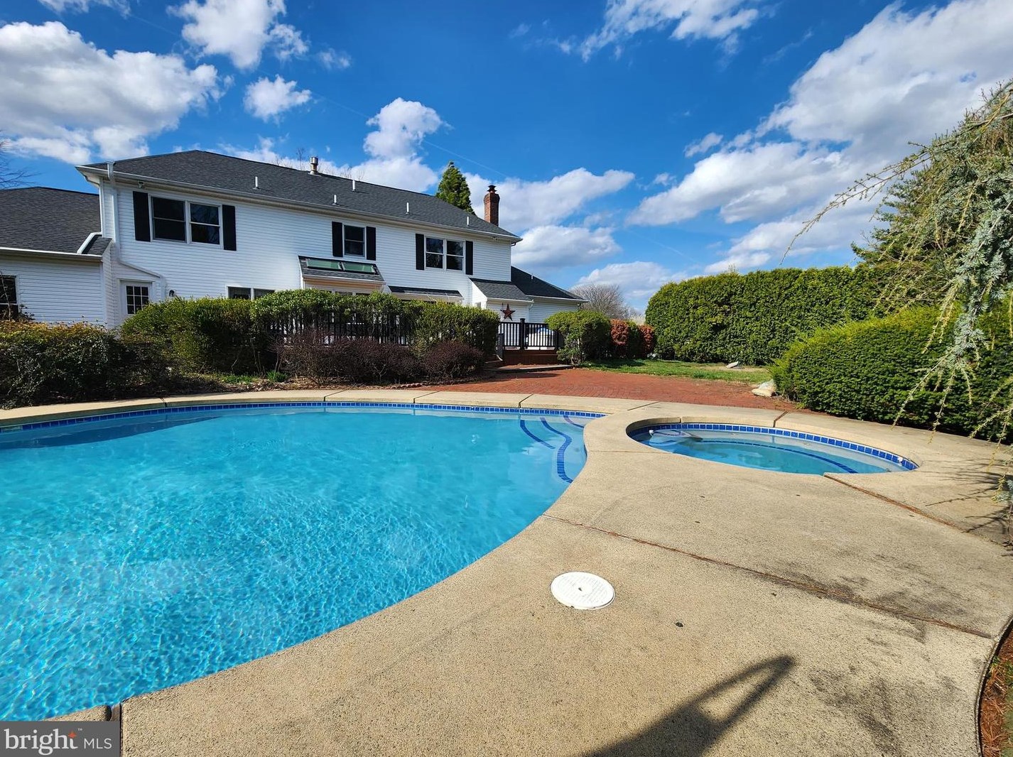 255 Pintail Ct, Langhorne PA  19047-8242 exterior