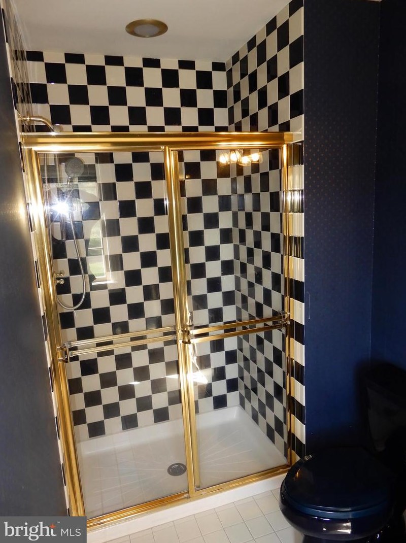 1 Spring Oak Dr, Upper Makefield PA  18940-2528 exterior