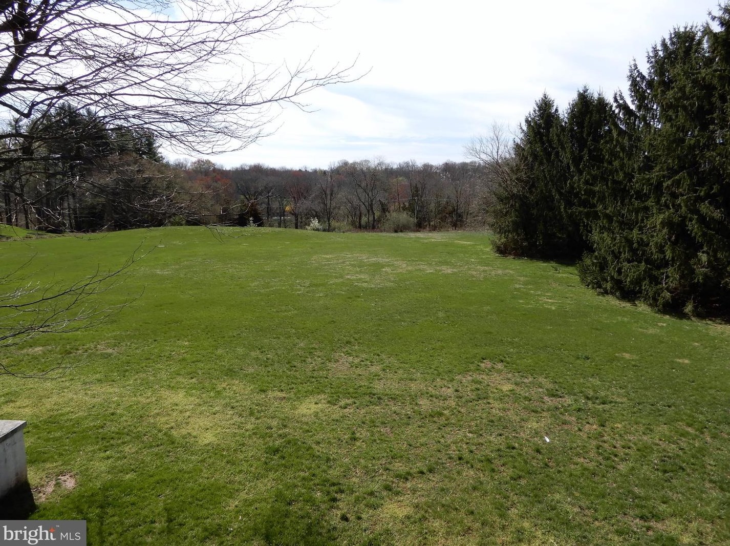 1 Spring Oak Dr, Upper Makefield PA  18940-2528 exterior