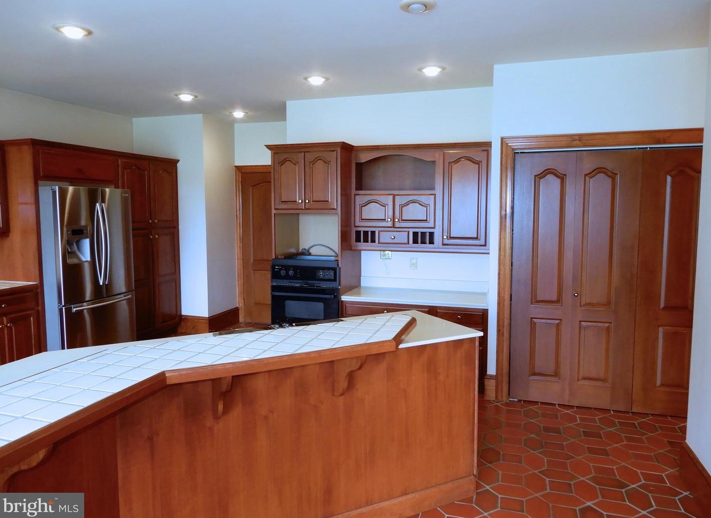 1 Spring Oak Dr, Upper Makefield PA  18940-2528 exterior