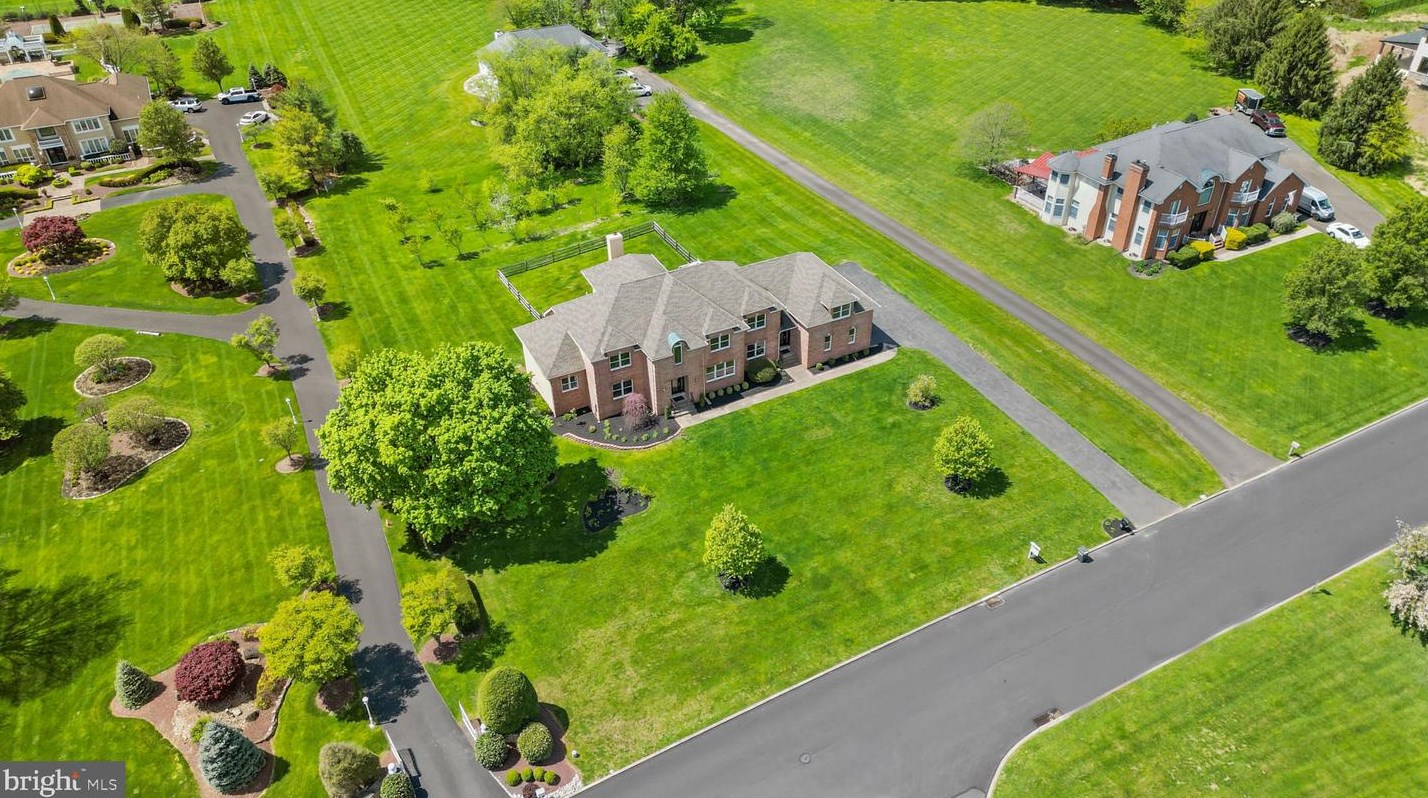 1088 Temperance Ln, Southampton, PA 18954-1102