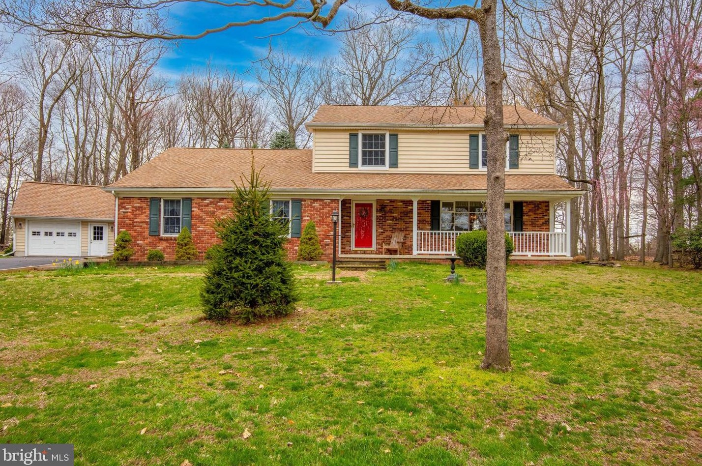 6175 Honey Hollow Rd, Gardenville, PA