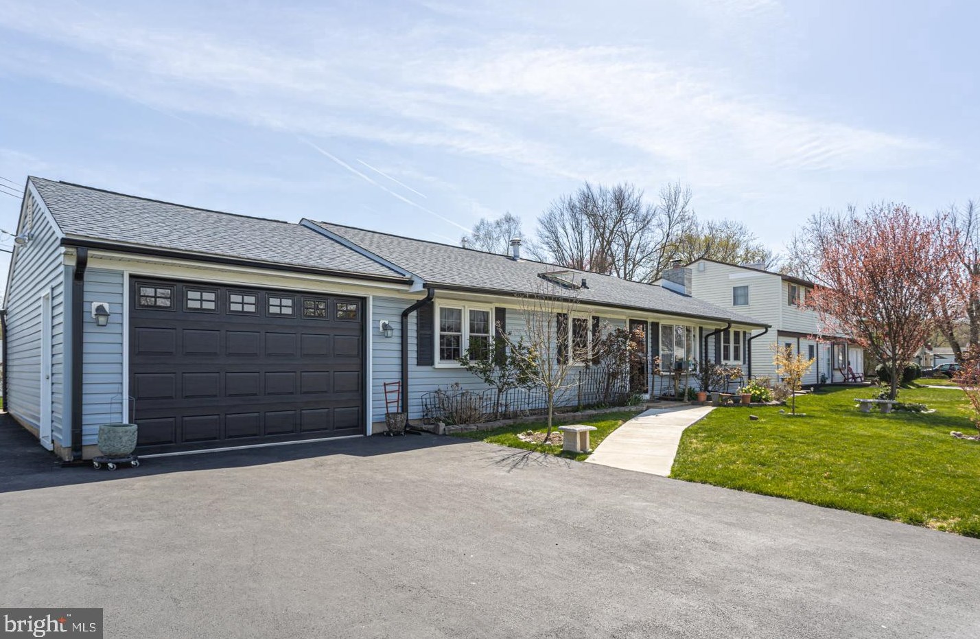 718 Chatham Rd, Fairless Hills, PA 19030