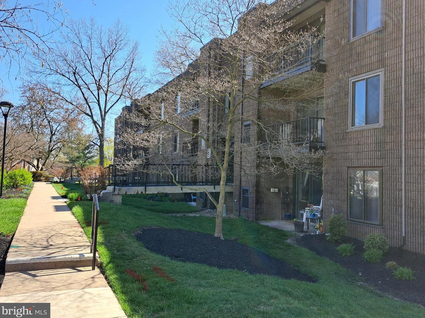 89 Oakridge Dr, Langhorne, PA 19047-1036