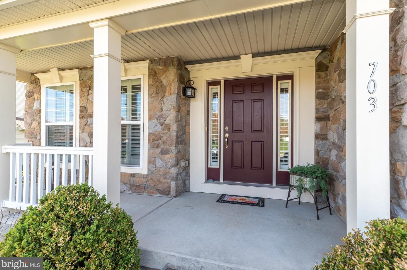703 Traugers Dr, Perkasie, PA 18944-4433