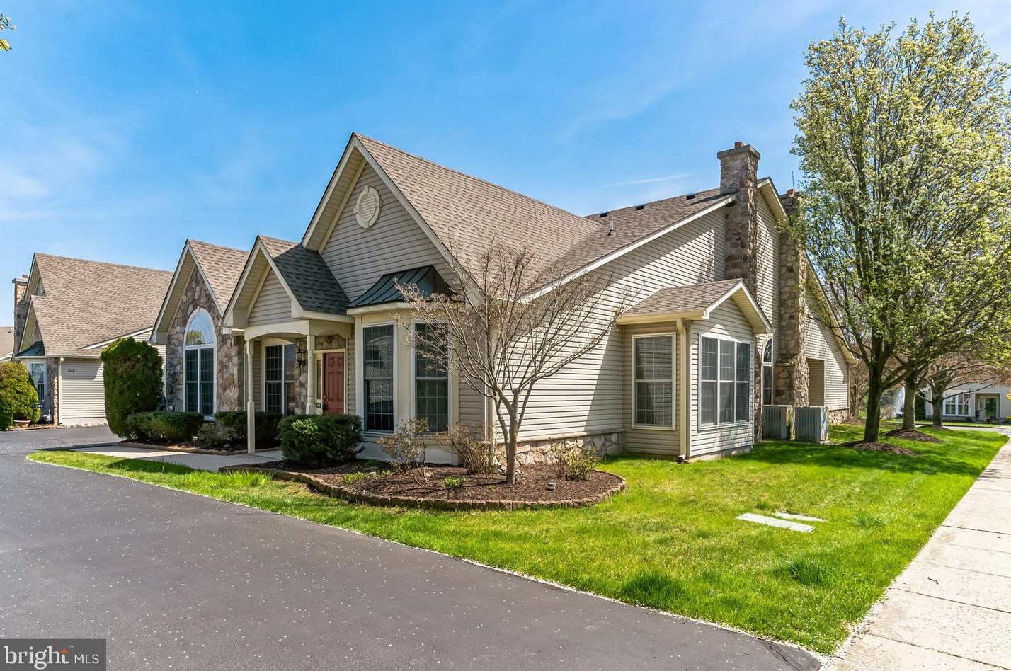 324 Starflower Ln, Langhorne, PA 19047-1763