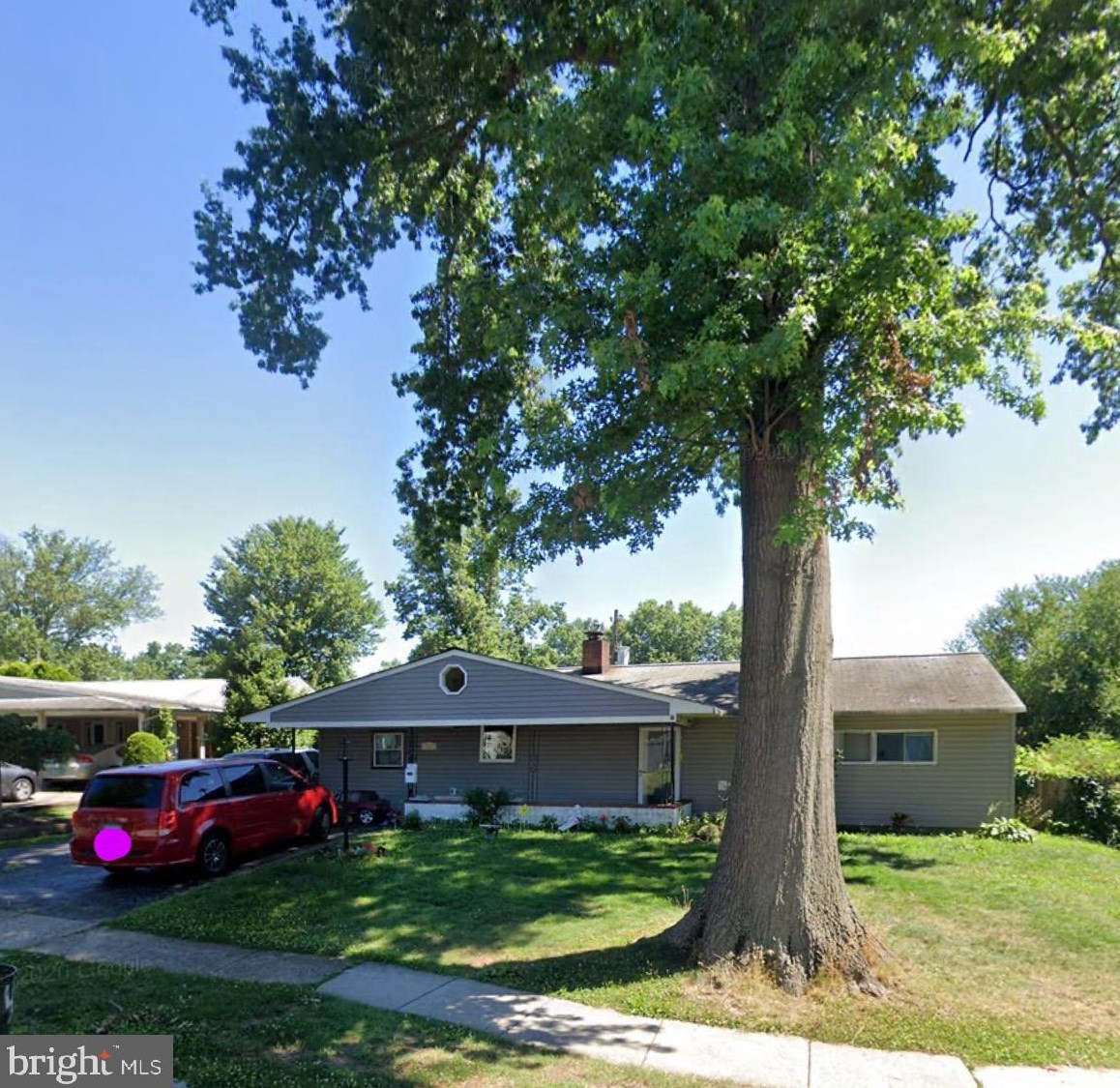 48 Twin Leaf Ln, Levittown, PA 19054