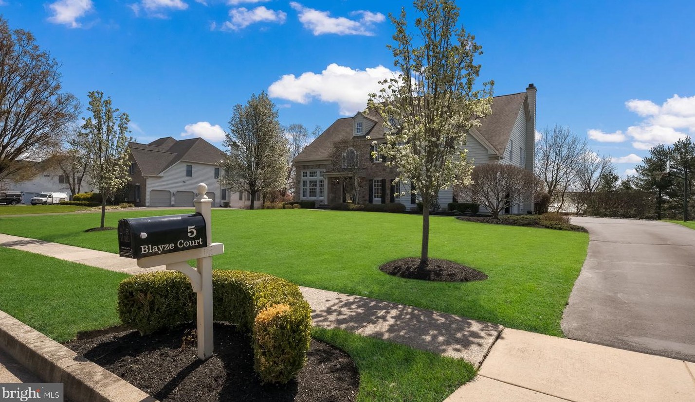 5 Blayze Ct, Upper Makefield, PA 18940