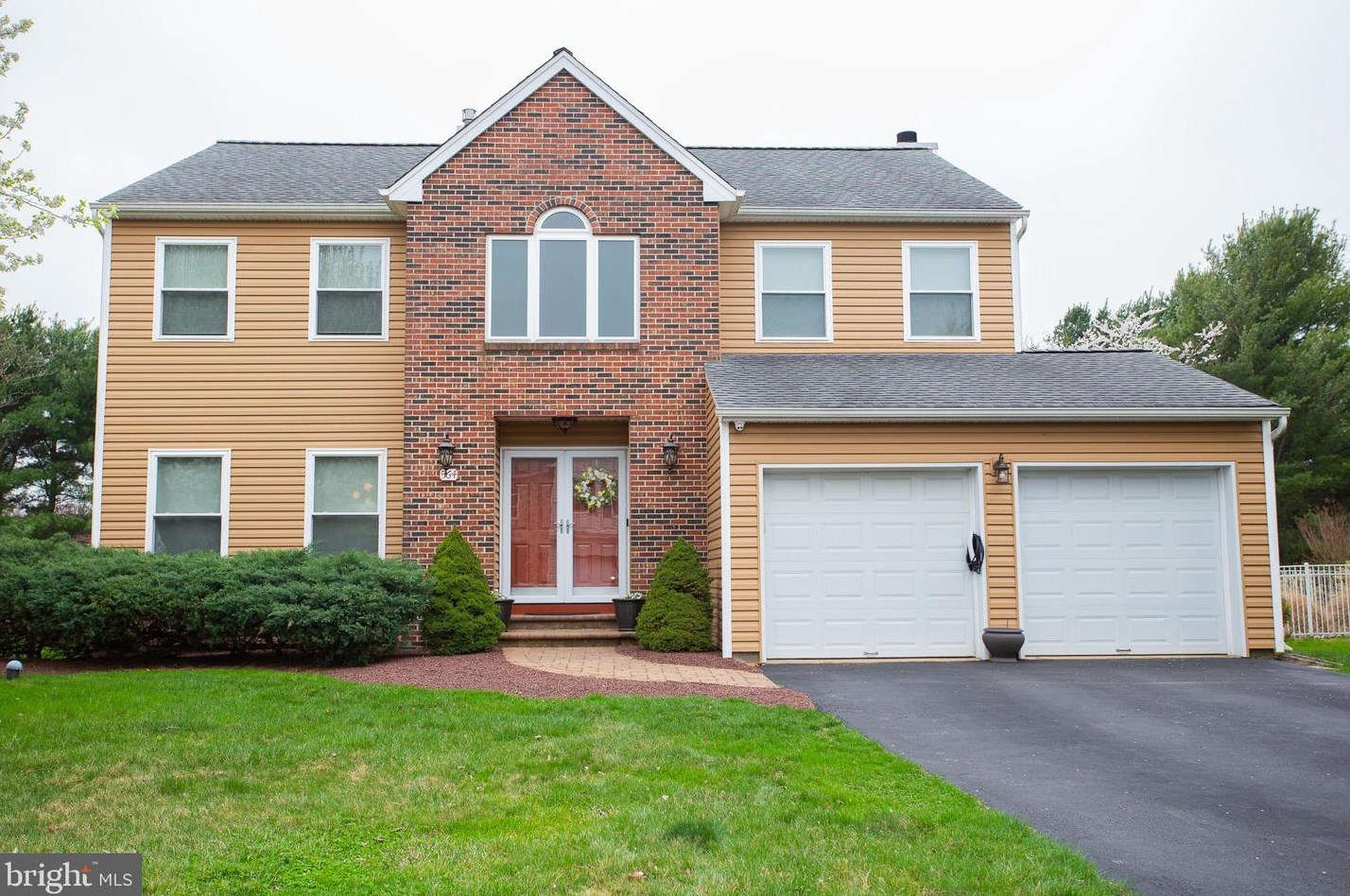 564 Grant St, Upper Makefield, PA 18940-1800