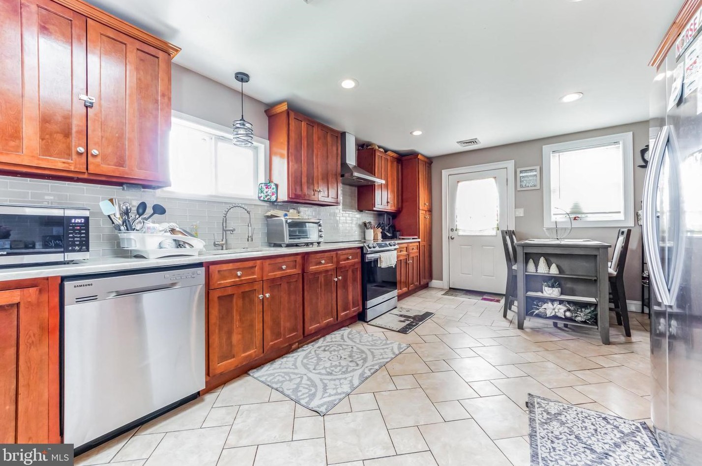 22 Bald Cypress Ln, Levittown, PA 19054-2802