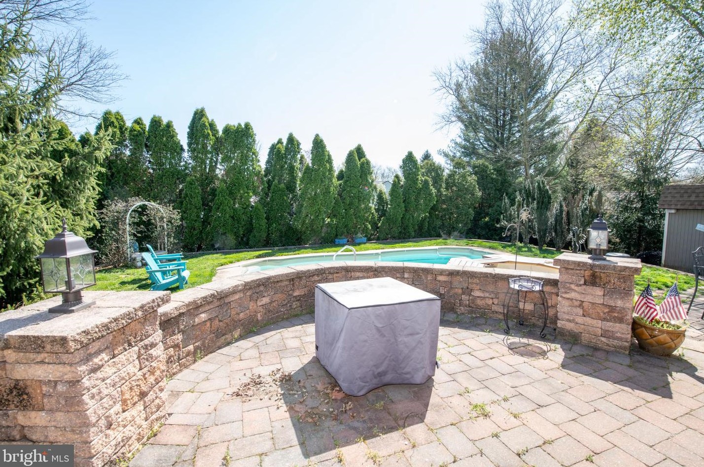 22 Hickory Ln, Upper Makefield PA  18940-1485 exterior