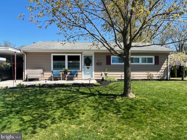 70 Black Walnut Rd, Levittown, PA 19057