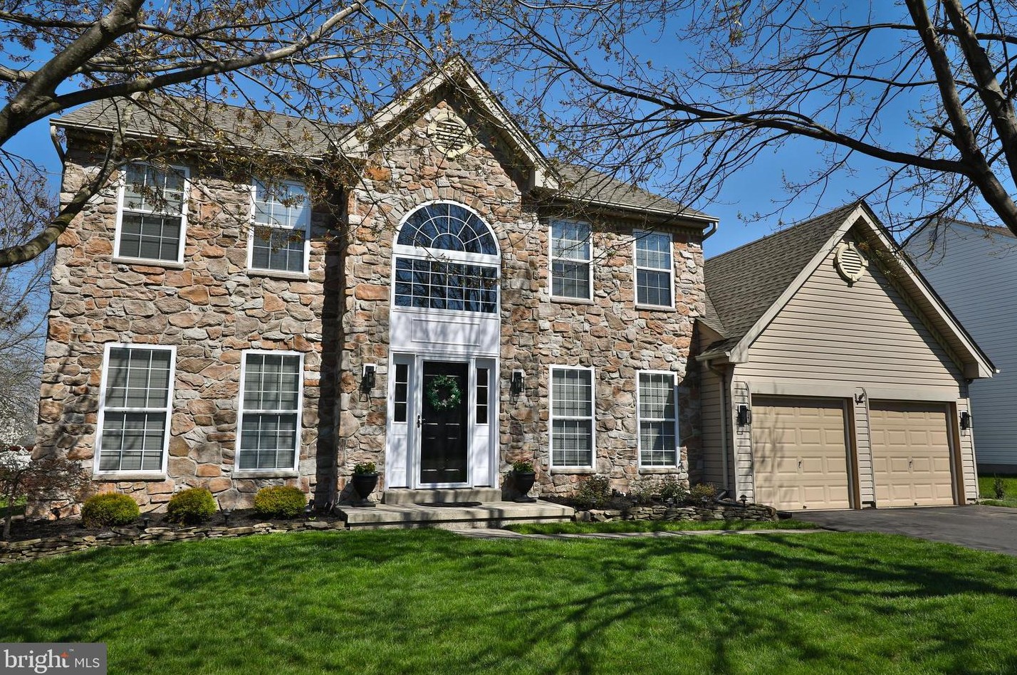 5034 Rosewood Dr, Gardenville, PA 18902