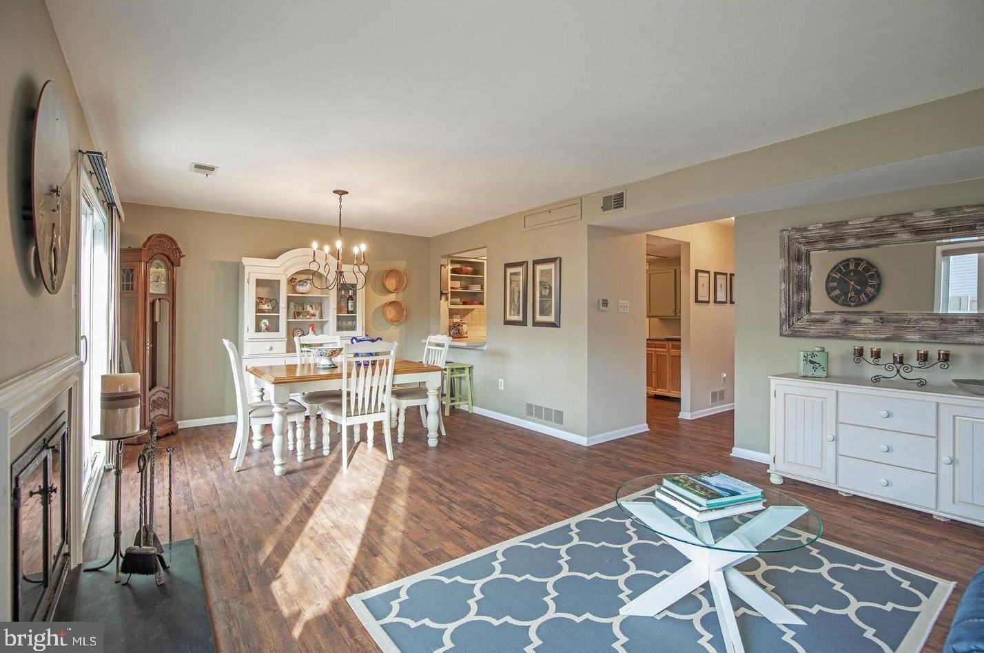502 Portsmouth Ct, Gardenville, PA