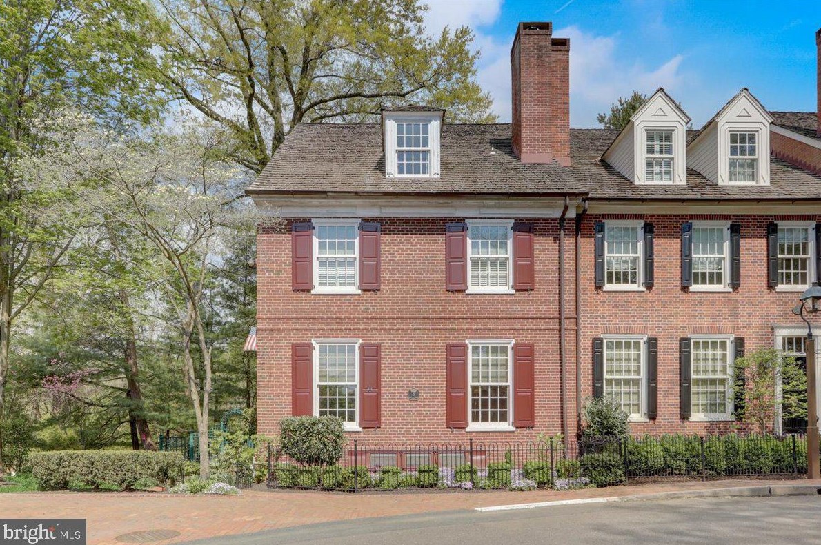 8 Barclay Ct, Upper Makefield PA  18940-1555 exterior