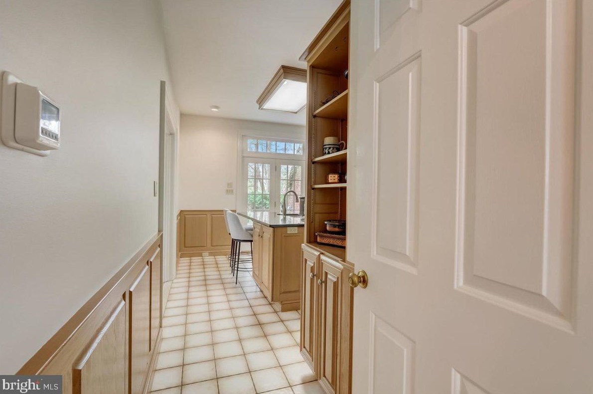 8 Barclay Ct, Upper Makefield PA  18940-1555 exterior