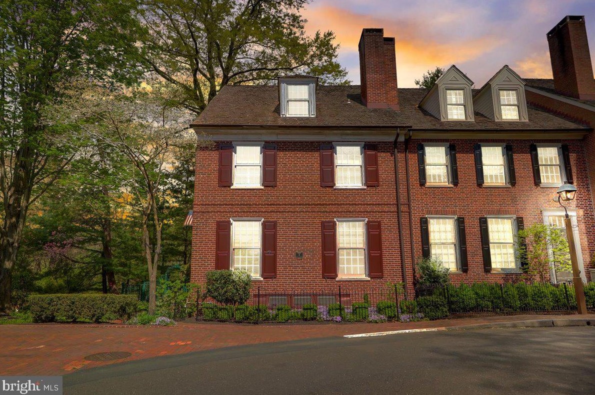 8 Barclay Ct, Upper Makefield PA  18940-1555 exterior