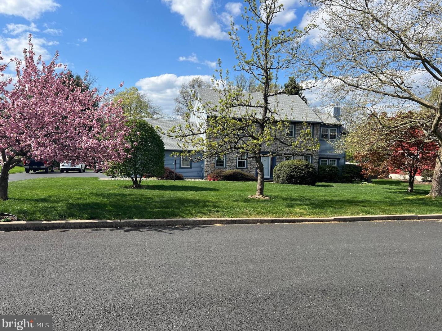 40 Hillendale Rd, Perkasie, PA 18944-2368