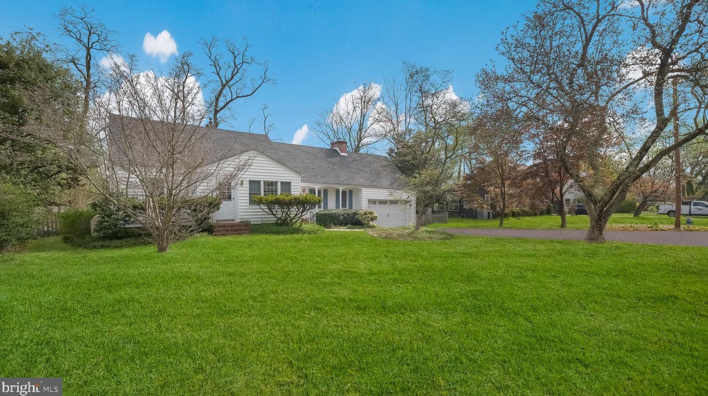140 Windsor Rd, Yardley, PA 19067