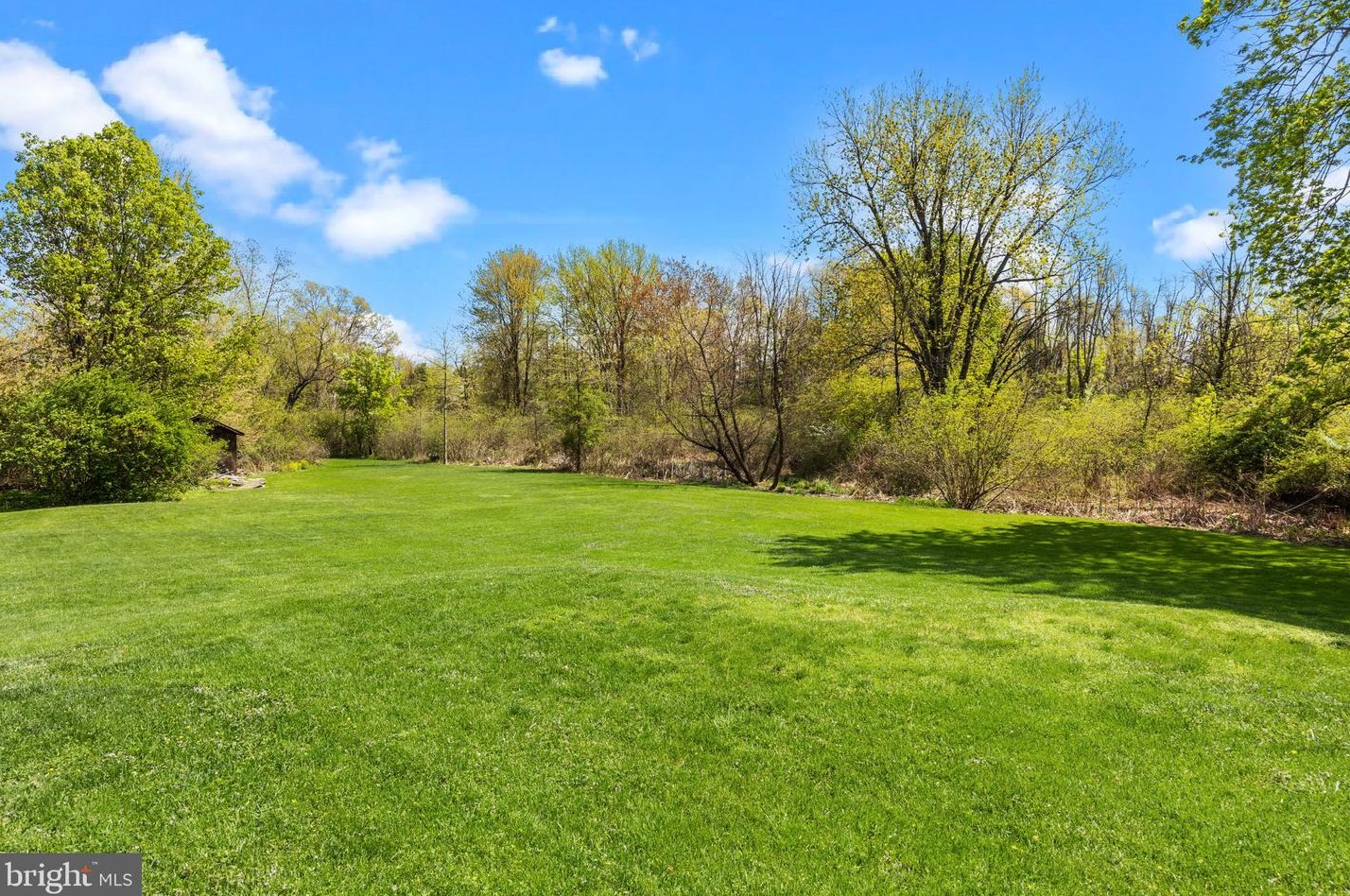 259 Stoopville Rd, Upper Makefield PA  18940-9210 exterior