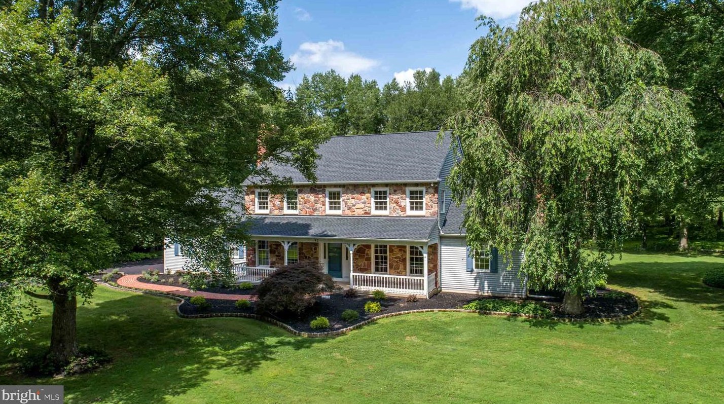 82 Wagon Wheel Ln, Gardenville, PA