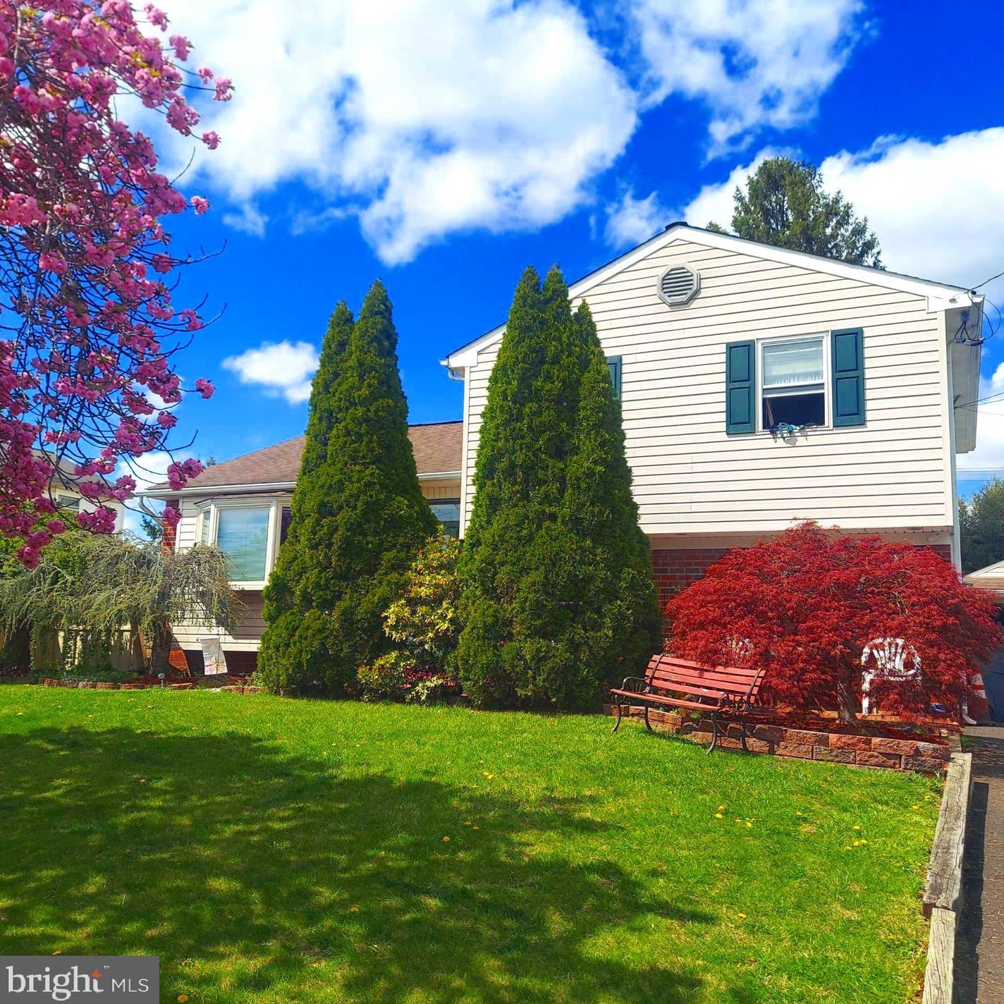 989 Jeffrey Ln, Langhorne, PA 19047