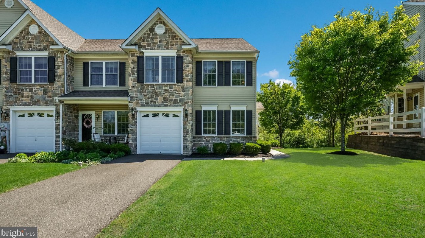 4 Woodspring Cir, Sellersville, PA 18960-1622