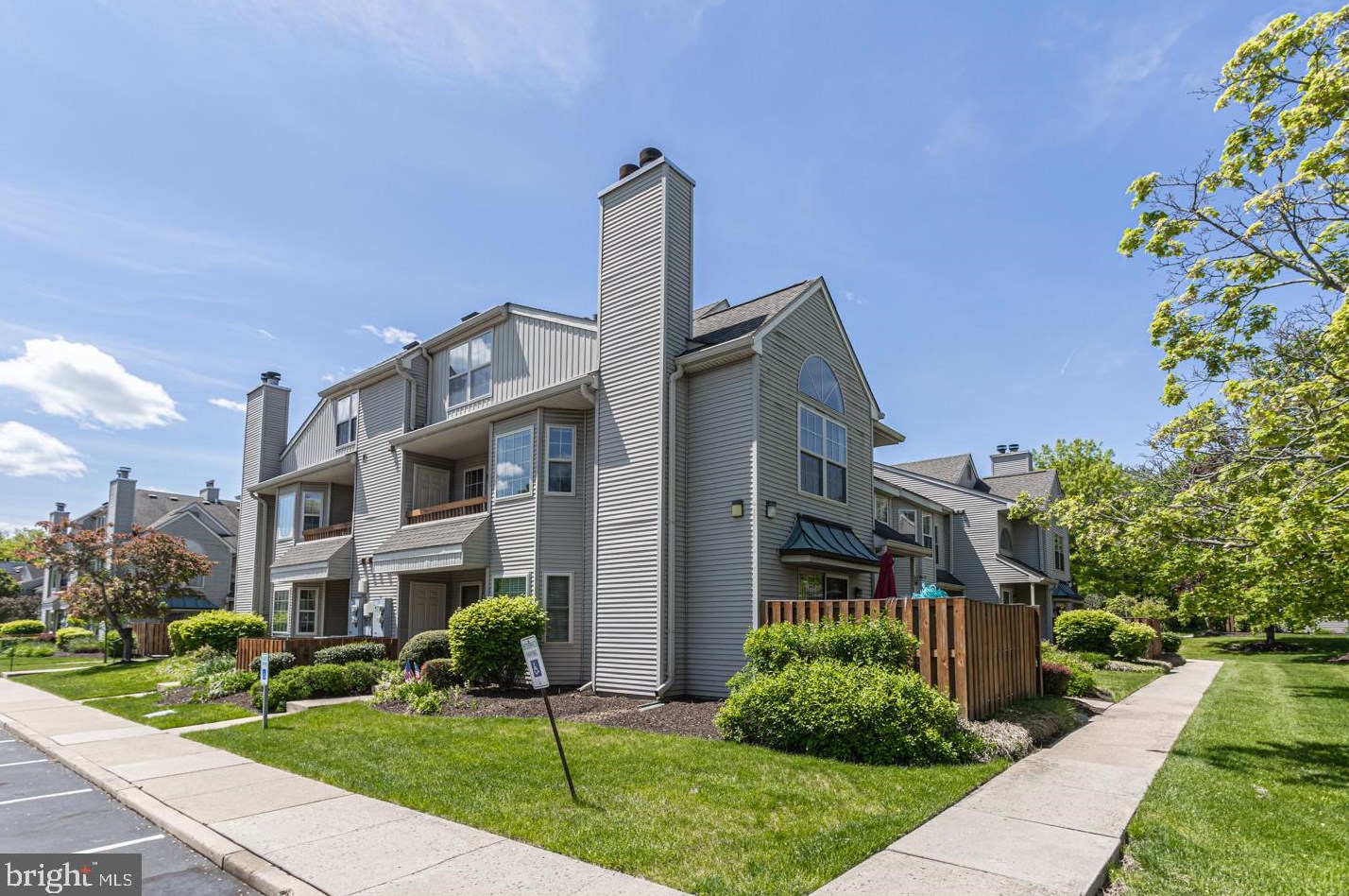 2402 Brookhaven Dr, Yardley, PA 19067