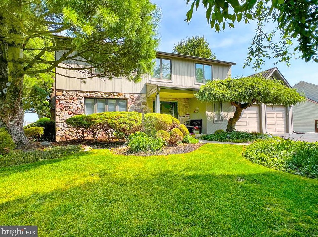 547 Newport Cir, Langhorne, PA 19053-2490