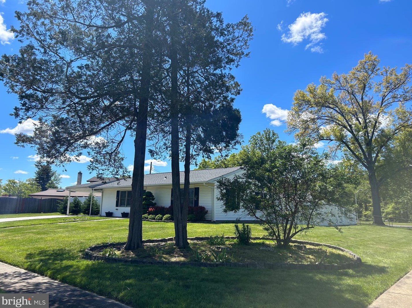 49 Openwood Ln, Levittown PA  19055-1513 exterior